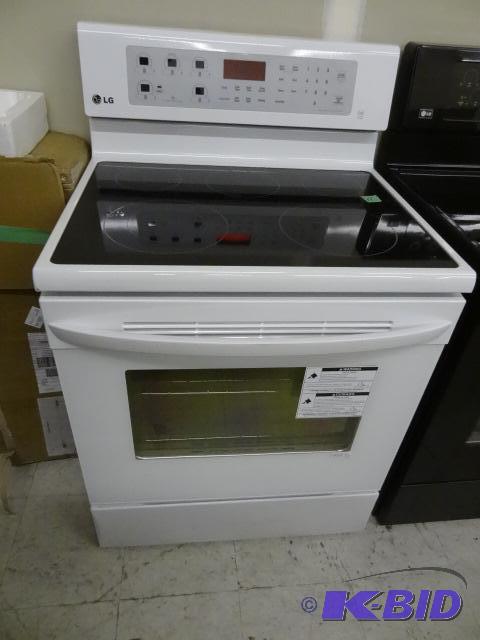 lot 18 image: LG LRE3083SW 6.3 cu. ft. Capacity Electric Si...