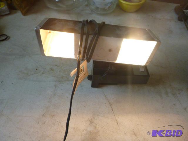 Vintage Desk Lamp Tested and works....