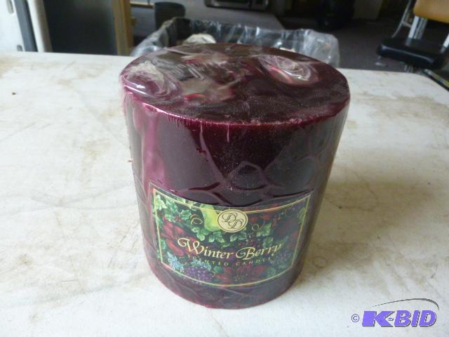 Large Winter Berry Candle...