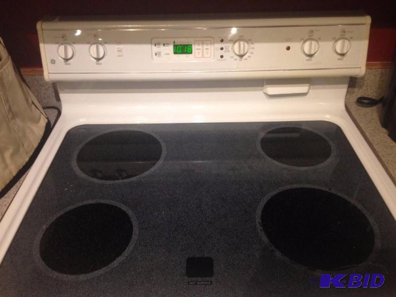 USED White GE Glass-Top Stove