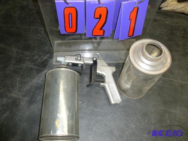 lot 21 image: Undercoating gun with extra cups. Appears to ...