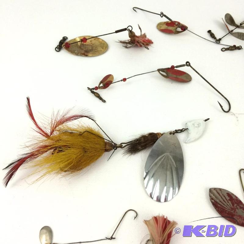 lot 11 image: Large lot of 13 Vintage Fishing Lures