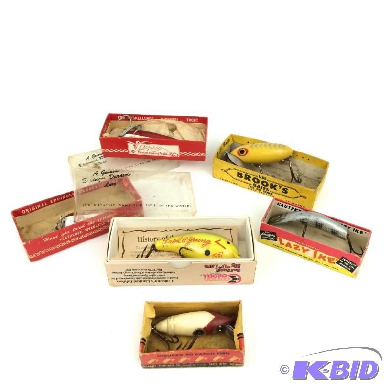 lot 2 image: Vintage Fishing  lures in the boxes