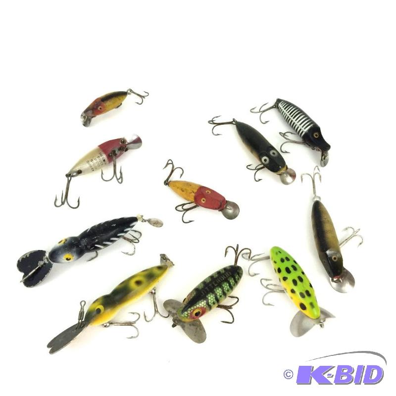 lot 3 image: Vintage Fishing Lures