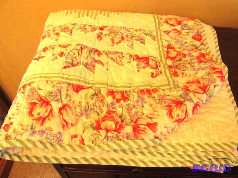 lot 118 image: Twin Size Patchwork Quilt