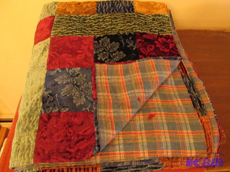 lot 119 image: Heavy Hand Tied Velvet Quilt
