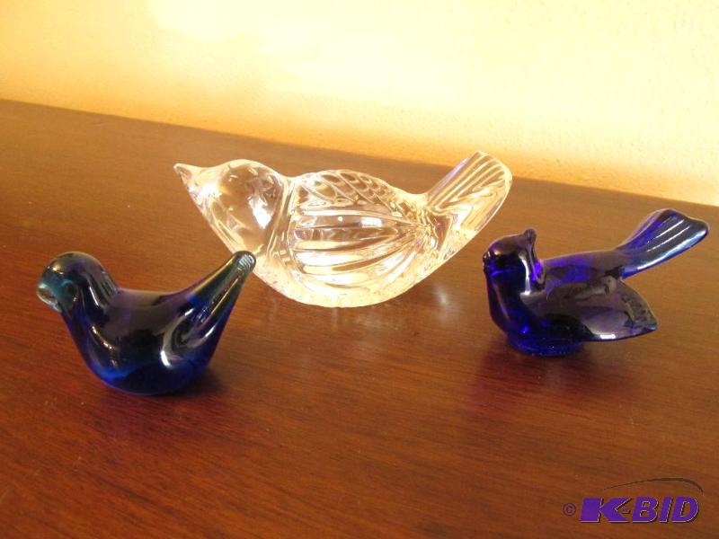 lot 12 image: Three Birds 2- Blue Birds and 1 Silvestri