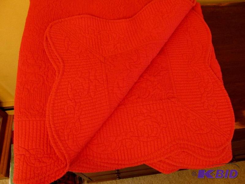 lot 120 image: Very Nice Red Queen Size Matelasse Coverlet
