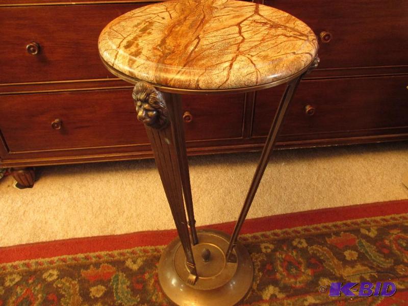 lot 138 image: Small Marble Top Table