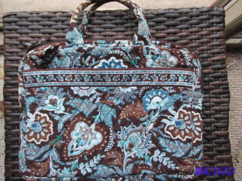 lot 189 image: Vera Bradley Lap TopIPad Carrier