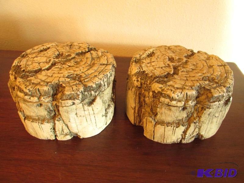 lot 20 image: 2 Tree Stump Resin Boxes