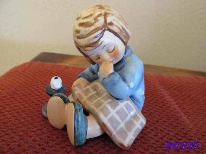 lot 200 image: Hummel Figurine