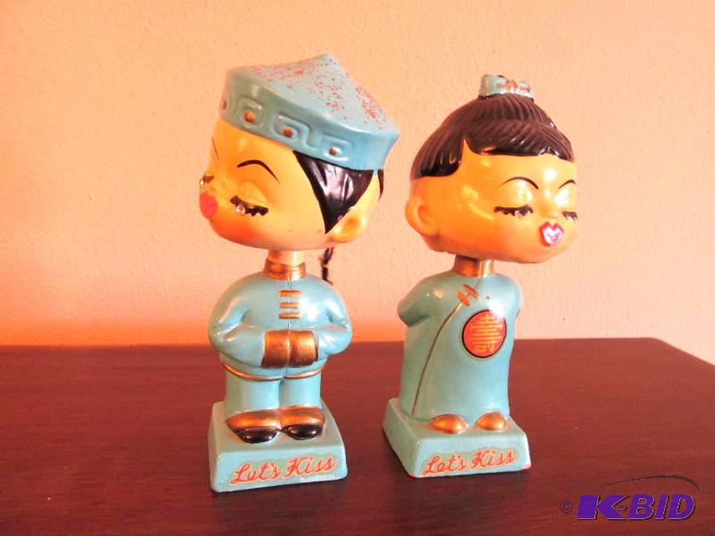 lot 3 image: Vintage Pair of Asian Bobble Heads