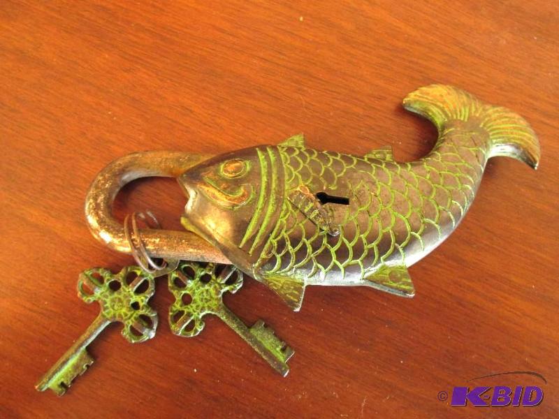 lot 7 image: Vintage, Antique -- Asian Fish Lock