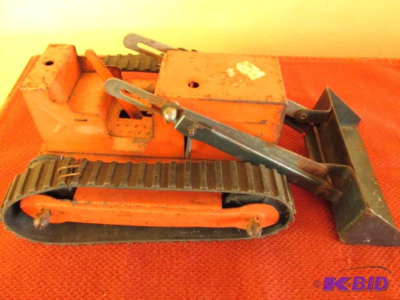lot 78 image: Orange Bulldozer, Vintage, Antique