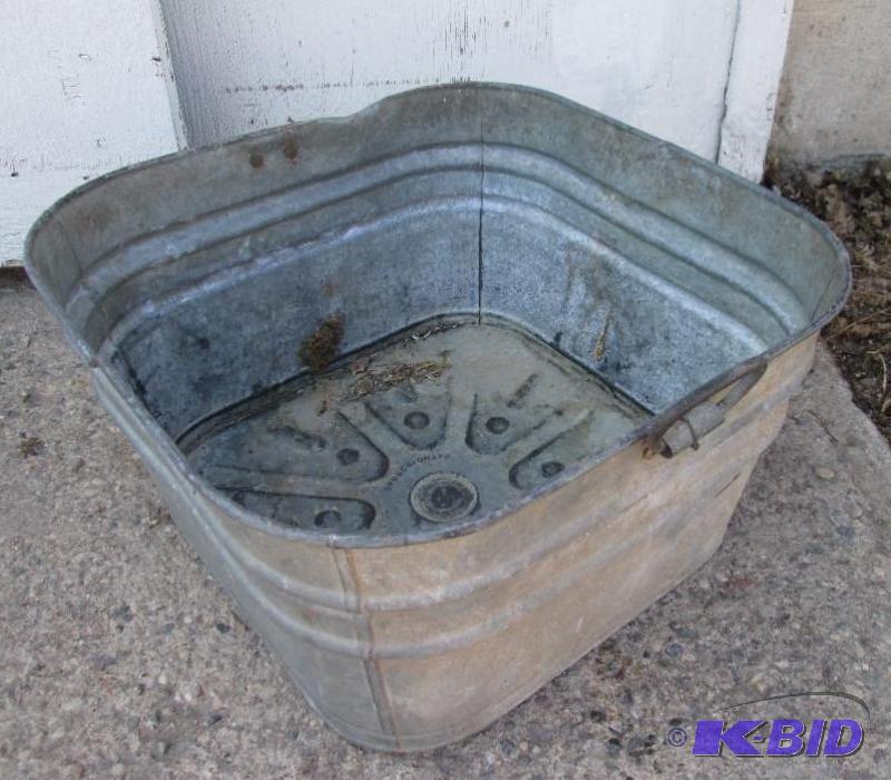 lot 119 image: Vintage metal bin, 20&quot across...