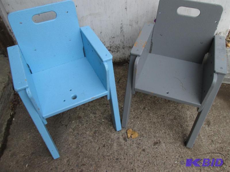 lot 12 image: 2 small chairs for children...