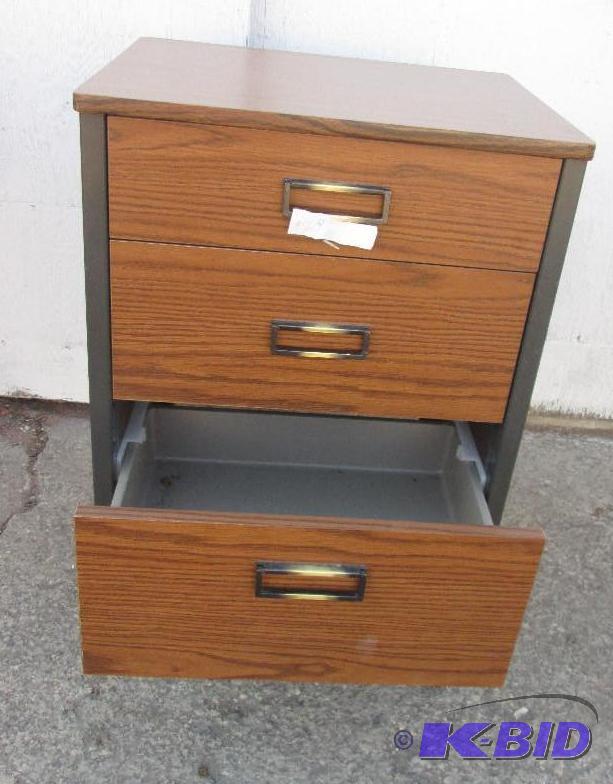 lot 129 image: 3 drawer stand on wheels, drawers are made of...