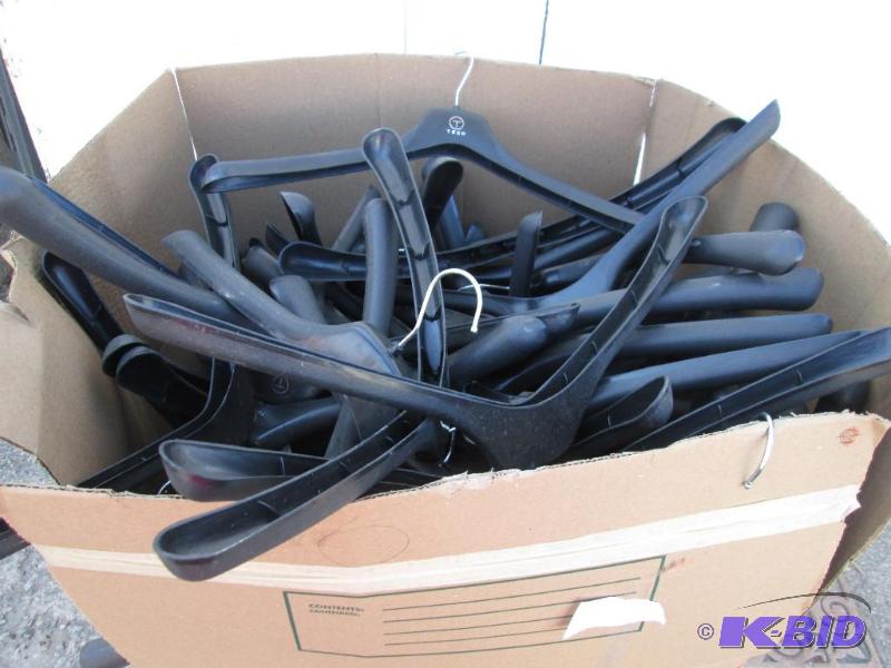 lot 131 image: Large box full of wide shoulder plastic hange...