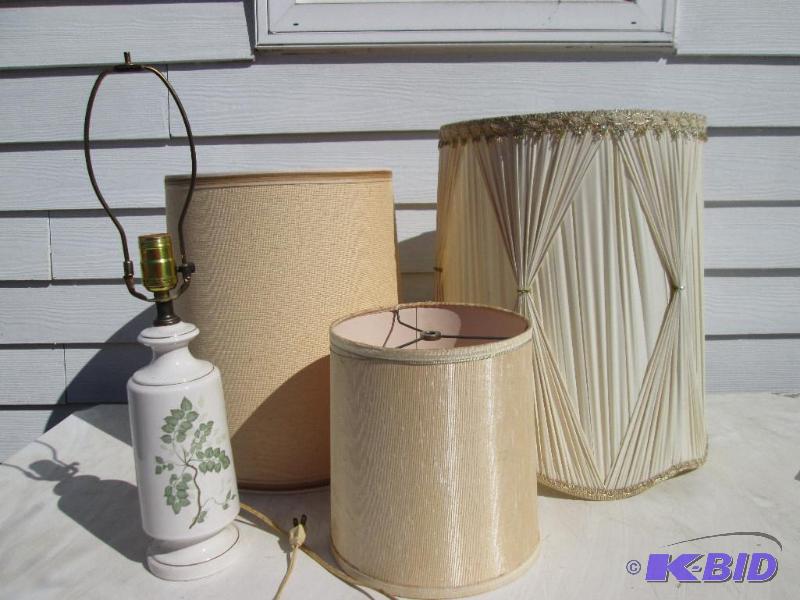 lot 133 image: Lamp with assorted lampshades...