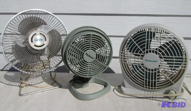 lot 139 image: Lot of 3 fans, just in time for summer...