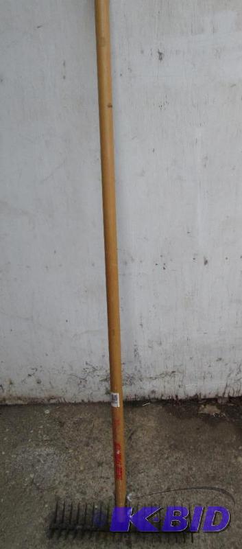 lot 16 image: yard thatching tool...