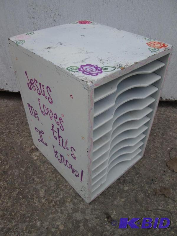 lot 19 image: Decorated file box...