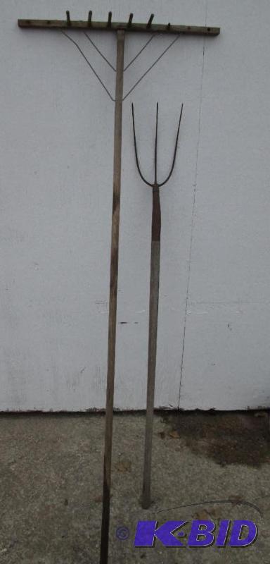 lot 20 image: Vintage pitchfork and wooden rake...