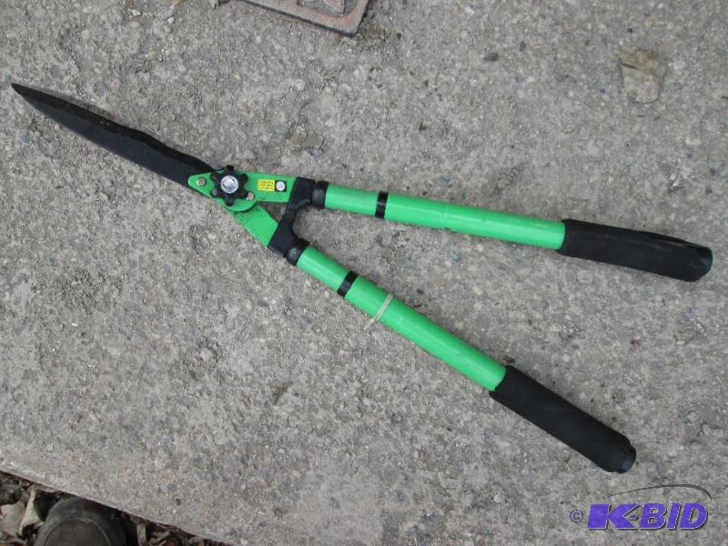 lot 5 image: Yard Pruner...