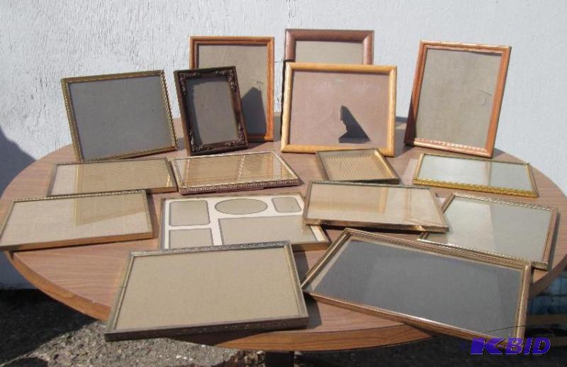 lot 55 image: Lot of assorted larger picture frames...