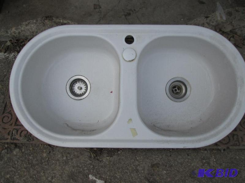 lot 6 image: Metal enamel coated 2 compartment sink, 3 fee...