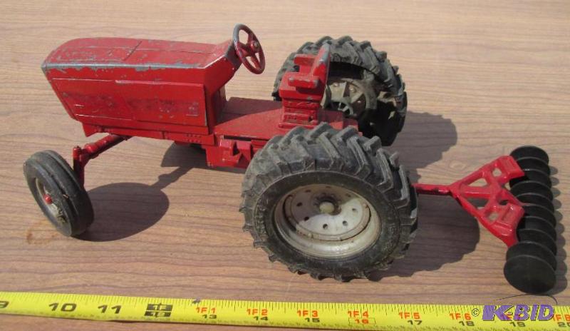 lot 66 image: Tractor with disc attachment...