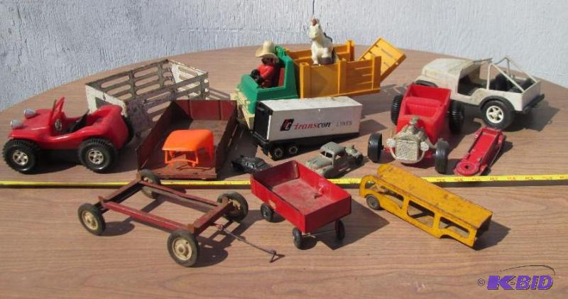 lot 68 image: Lot of assorted vintage toys...