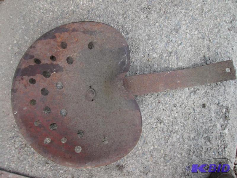 lot 8 image: Solid metal tractor seat...
