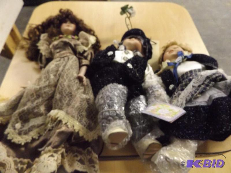 3 Dolls...