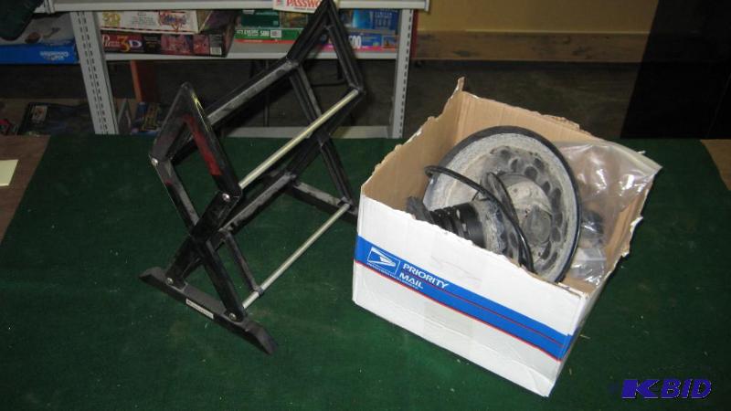Misc garage items, shoe rack pond pump ...