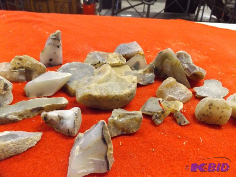 Agate Pieces and rocks...