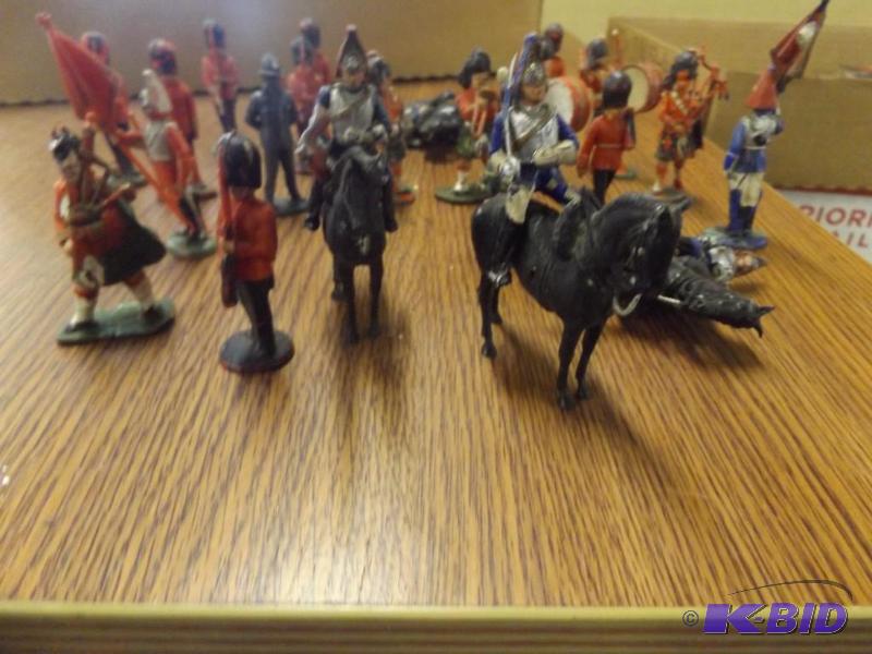 Lot of Plastic Marching band figures...