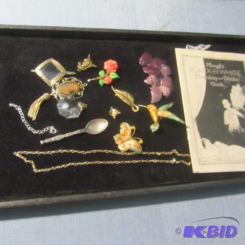 lot 61 image: Ladies Costume Jewelry