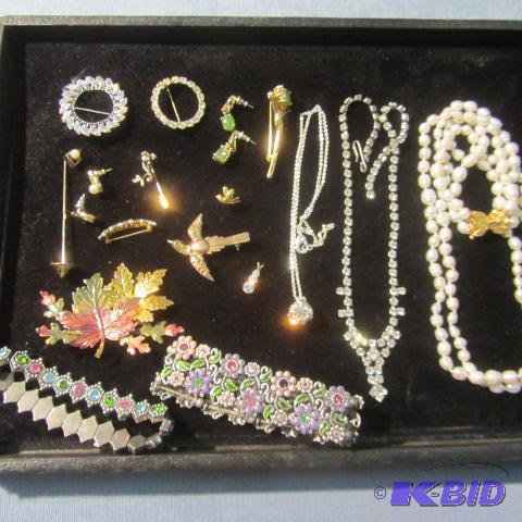 lot 62 image: Ladies Costume Jewelry