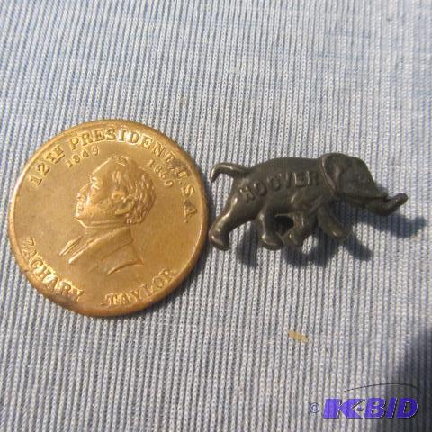 lot 63 image: Hoover Collar Button