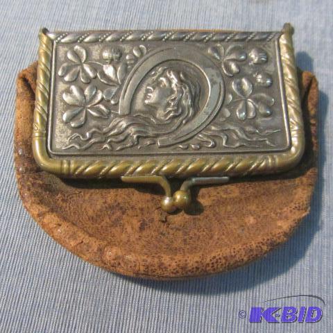 lot 68 image: Art Noveau Coin Purse