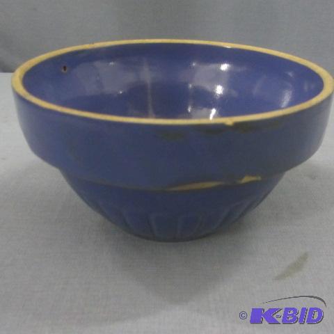 lot 79 image: Red Wing Crock Bowl