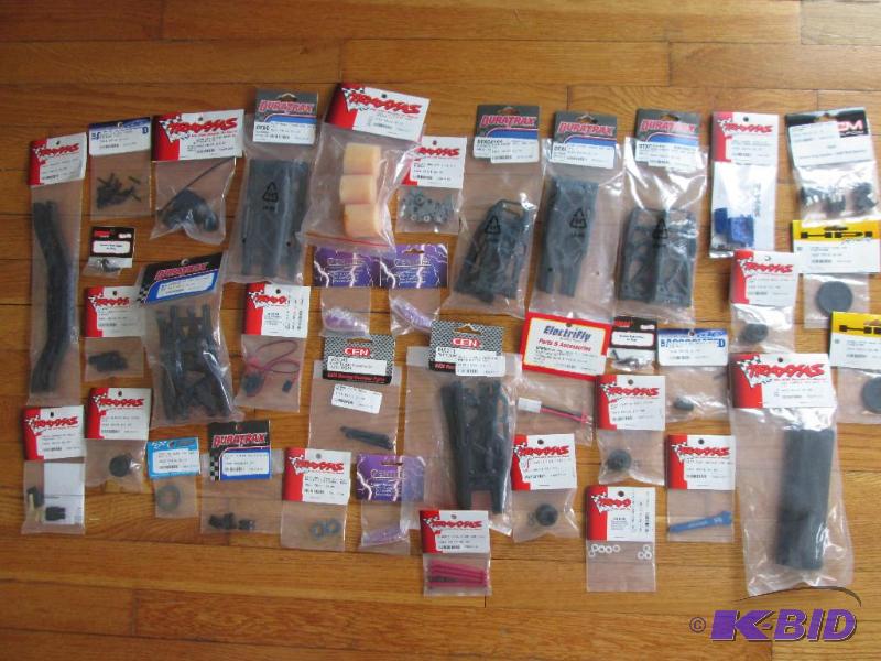 lot 121 image: Lot of assorted Traxxas and other radio contr...