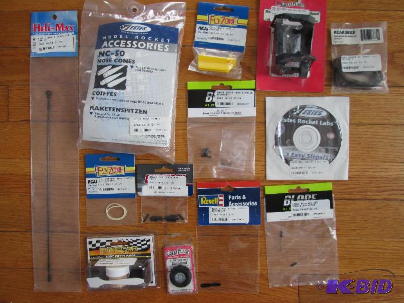 lot 125 image: Lot of model plane and rocket parts, Estes Ro...