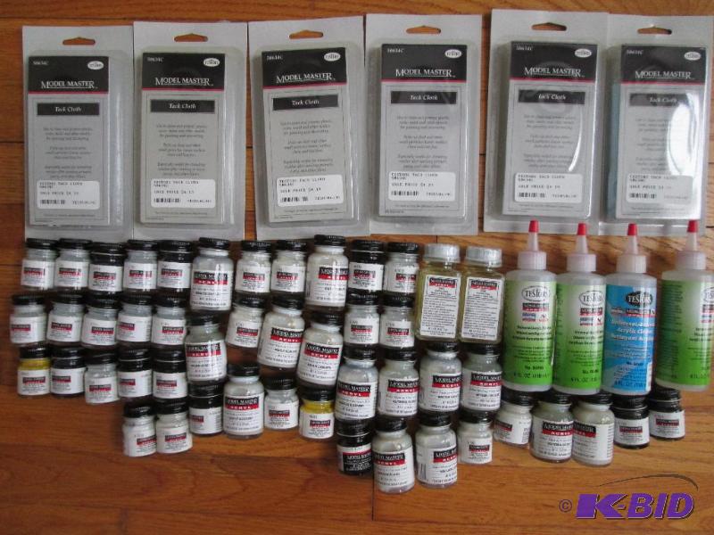 lot 126 image: Lot of Tack Cloths, Model Master clear acryl ...