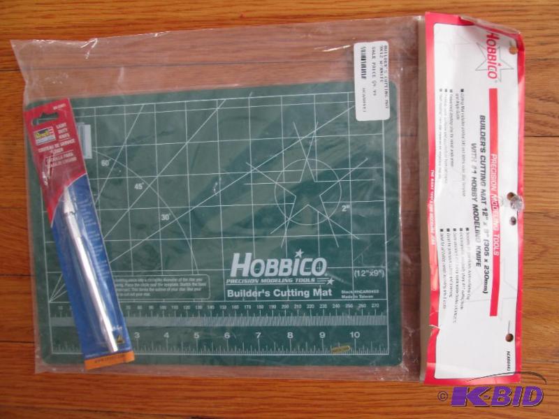 lot 21 image: Hobbico 12 x 9 inch cutting mat with hobby kn...