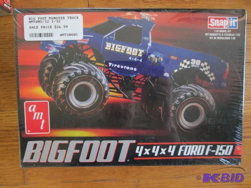 lot 4 image: Snapit 132 scale Big Foot 4x4x4 Ford F-150 m...