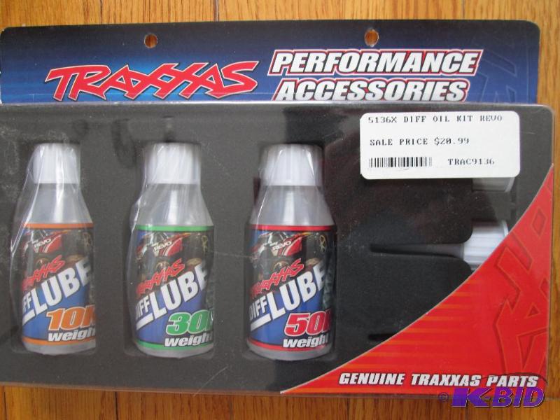 lot 49 image: Traxxas Diff Lube 10 30 50 K weight model lub...