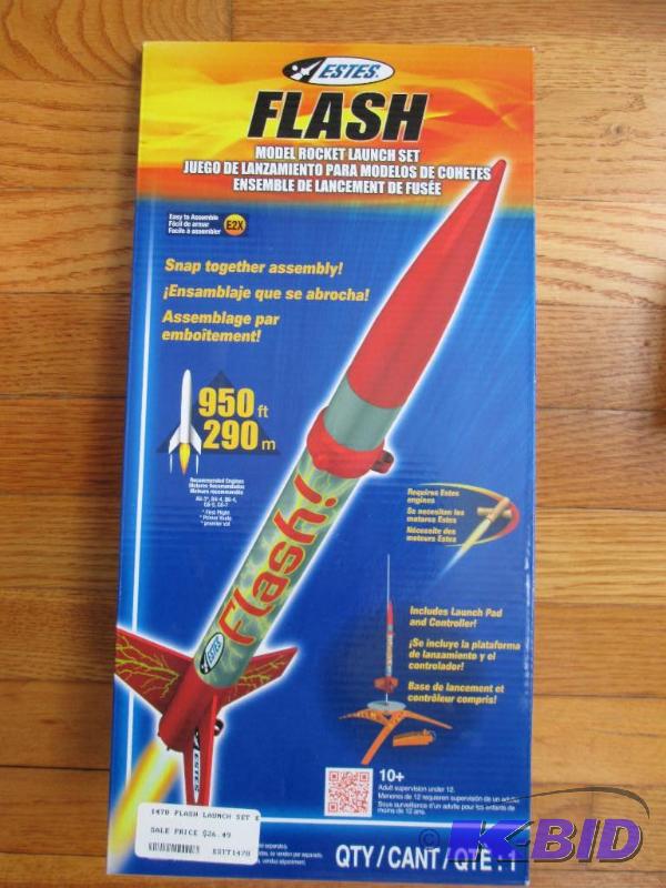 lot 53 image: Estes Flash model rocket launch set...
